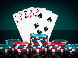 Tampilan platform mobile totobet dengan sportsbook dan kasino aktif